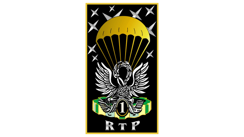 Insigne du 1er régiment du train parachutiste, publié par le ministère des Armées